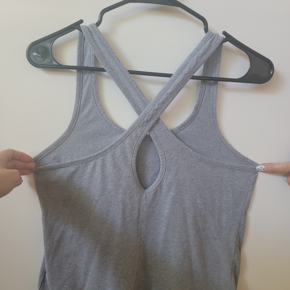 Under Armour Tank Top XS!! - Picture 3 of 3